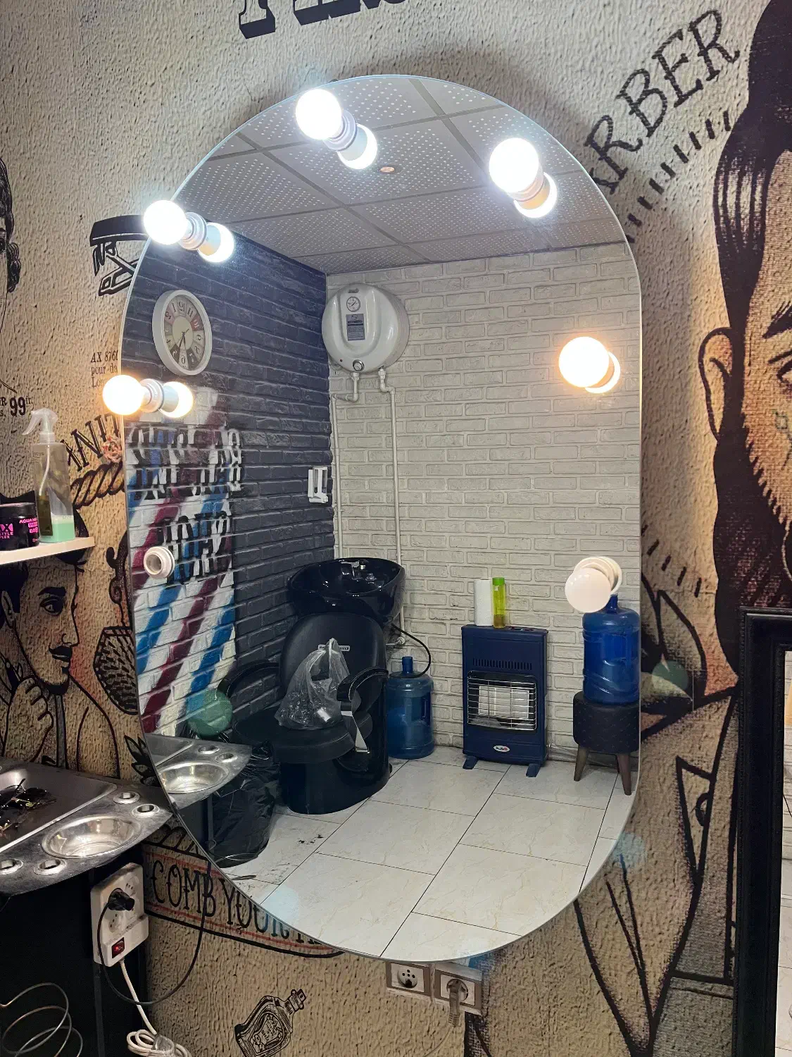 آیینه لامپ دار آرایشگاه|آرایشگاه و سالنهای زیبایی|اندیشه, اندیشه فاز ۱|دیوار