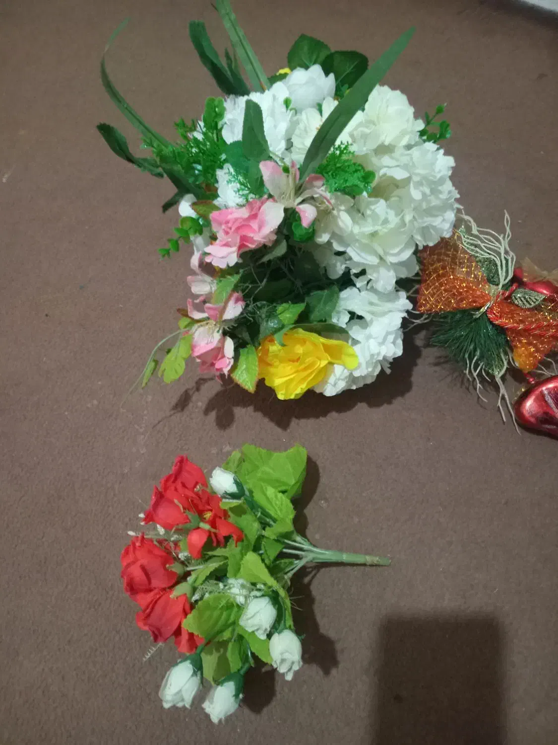 تعدادی گل مصنوعی|گل مصنوعی|کرمانشاه, |دیوار