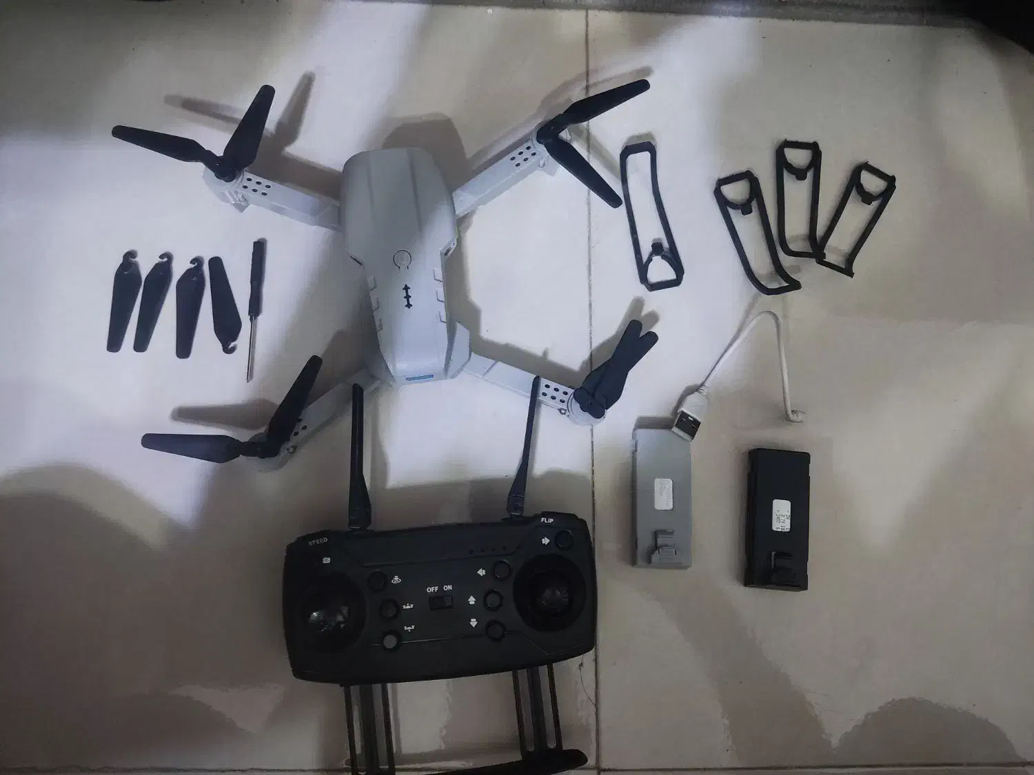 فروش گواد کوپتر مدل E99|کلکسیون و سرگرمی|سروستان, |دیوار