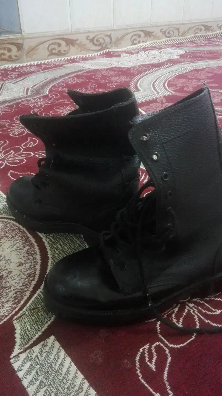 پوتین سربازی نو|کیف، کفش، کمربند|فهرج, |دیوار