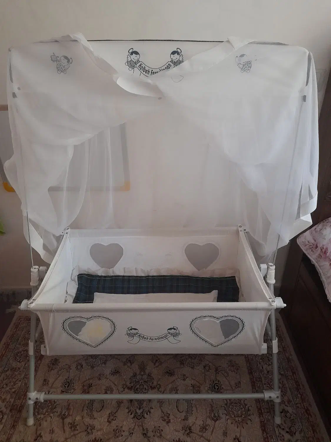 گهواره کودک|تخت و صندلی بچه|قزوین, |دیوار