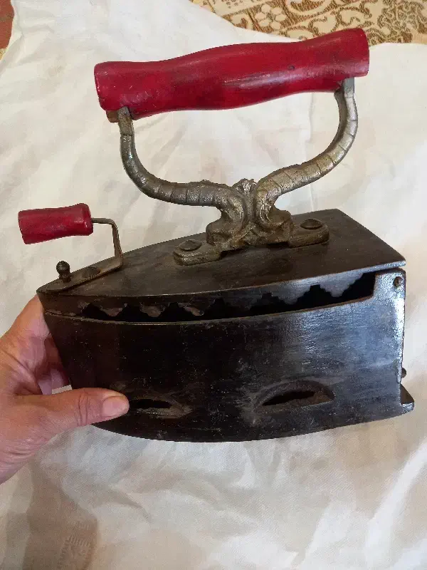 اتوزغالی|کلکسیون اشیاء عتیقه|تهران, شهرک صدرا|دیوار