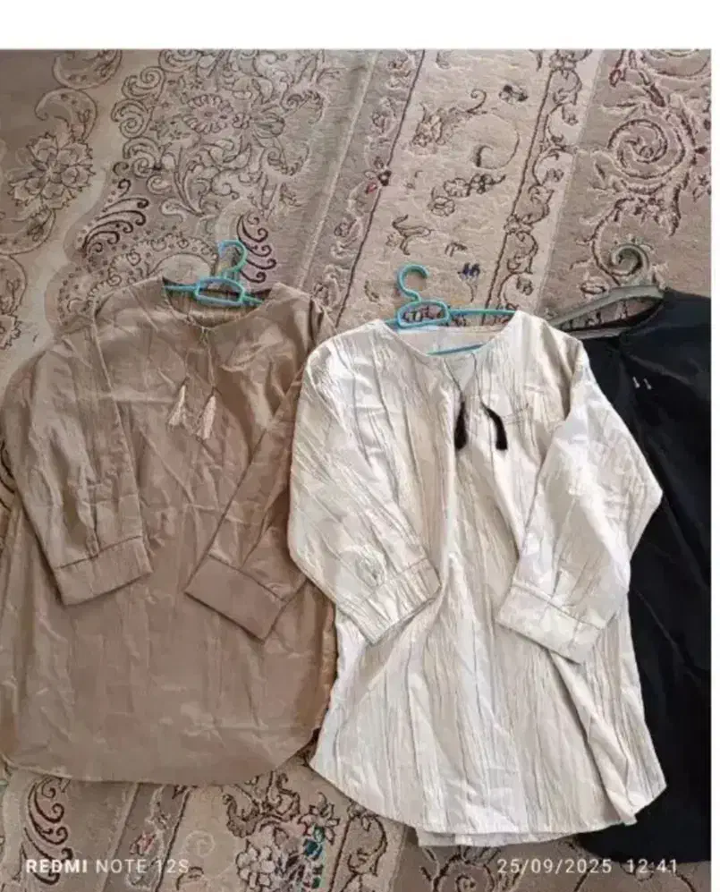 مانتو جلو بسته|لباس|داراب, |دیوار
