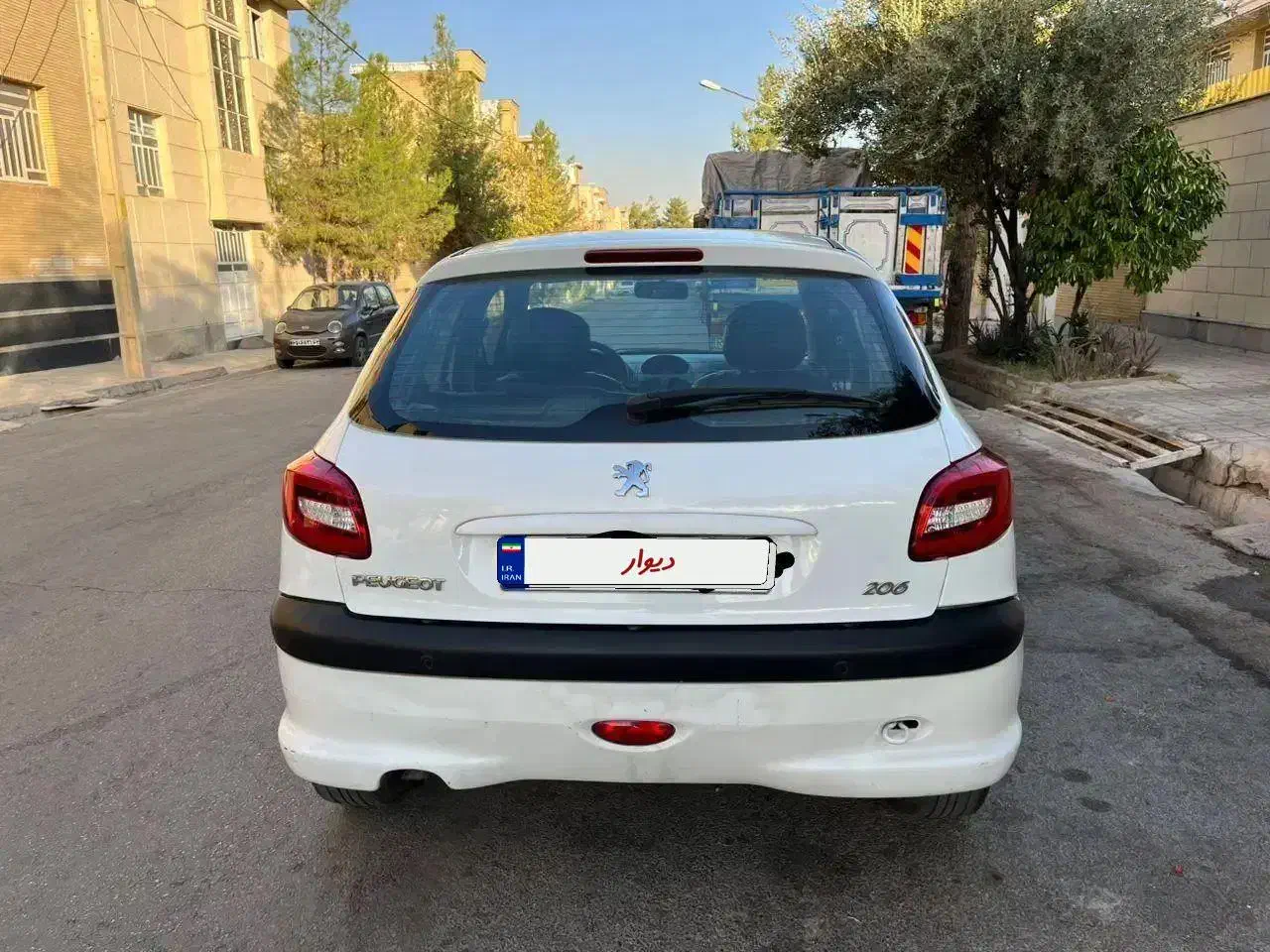 206 سفید|خودرو سواری و وانت|شیراز, شهرک فرزانگان|دیوار