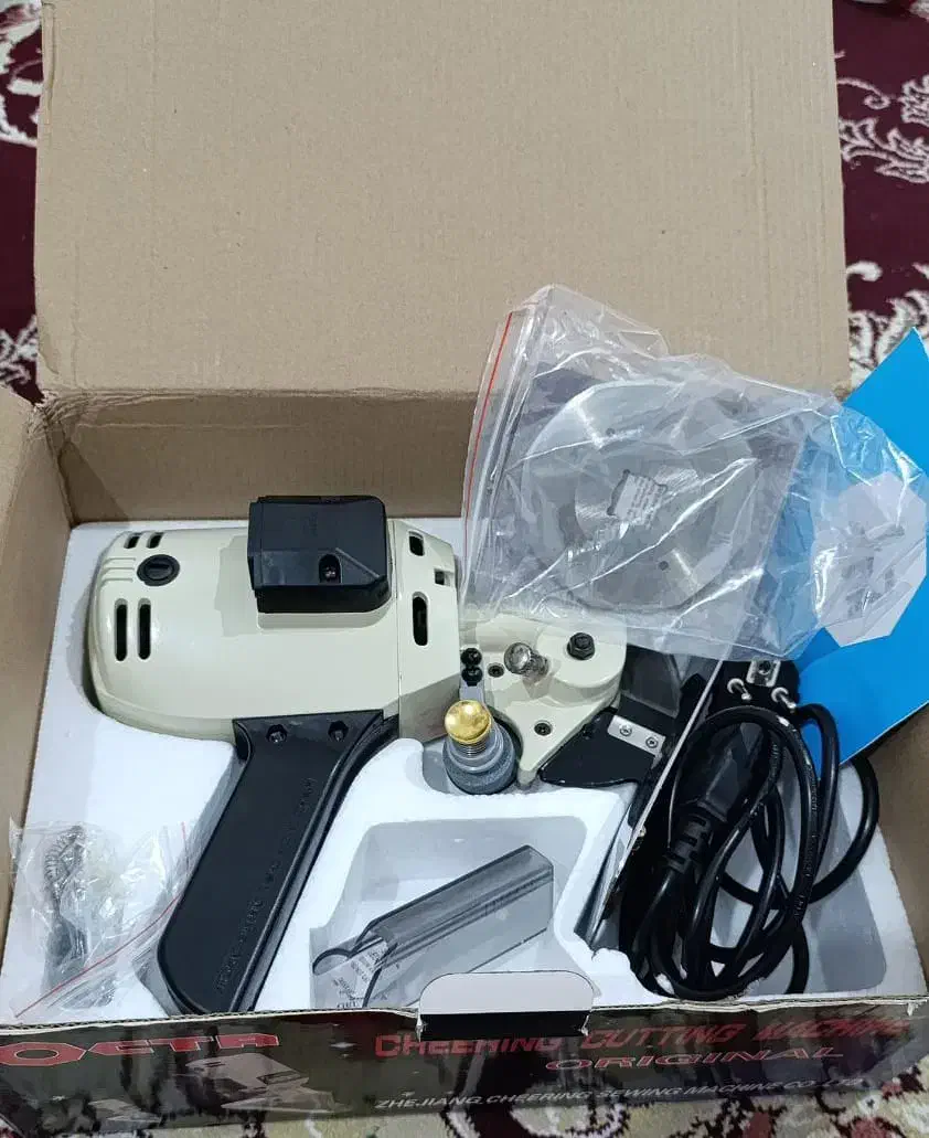 قیچی خیاطی مناسب برش پارچه|چرخ خیاطی و ریسندگی|شیراز, کوشک میدان|دیوار