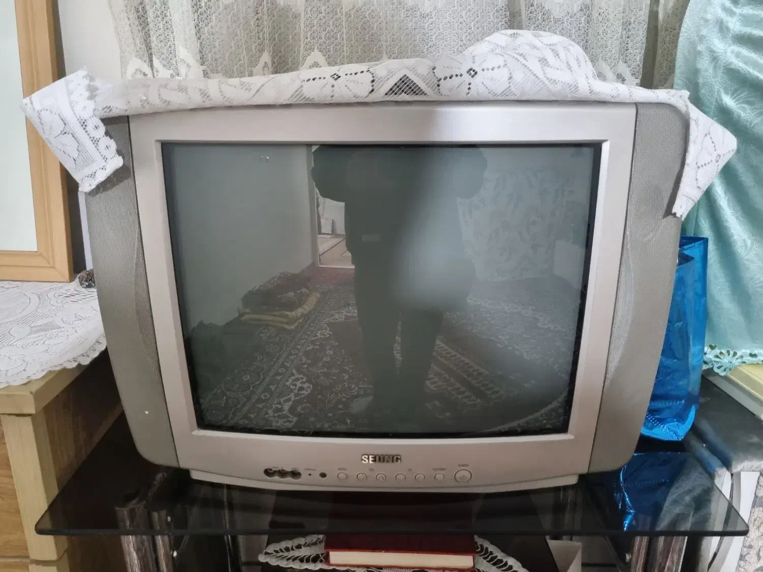 ۲ تا تلویزیون ۲۸ و ۲۱ آستانه|تلویزیون و پروژکتور|شازند, |دیوار