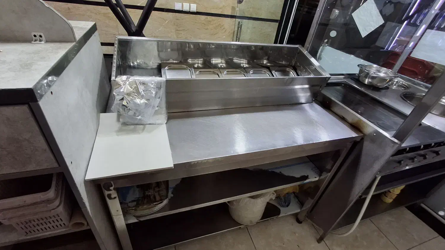 فر ساندویچی و میز کار در ماسال به فروش میرسد|کافیشاپ و رستوران|ماسال, |دیوار