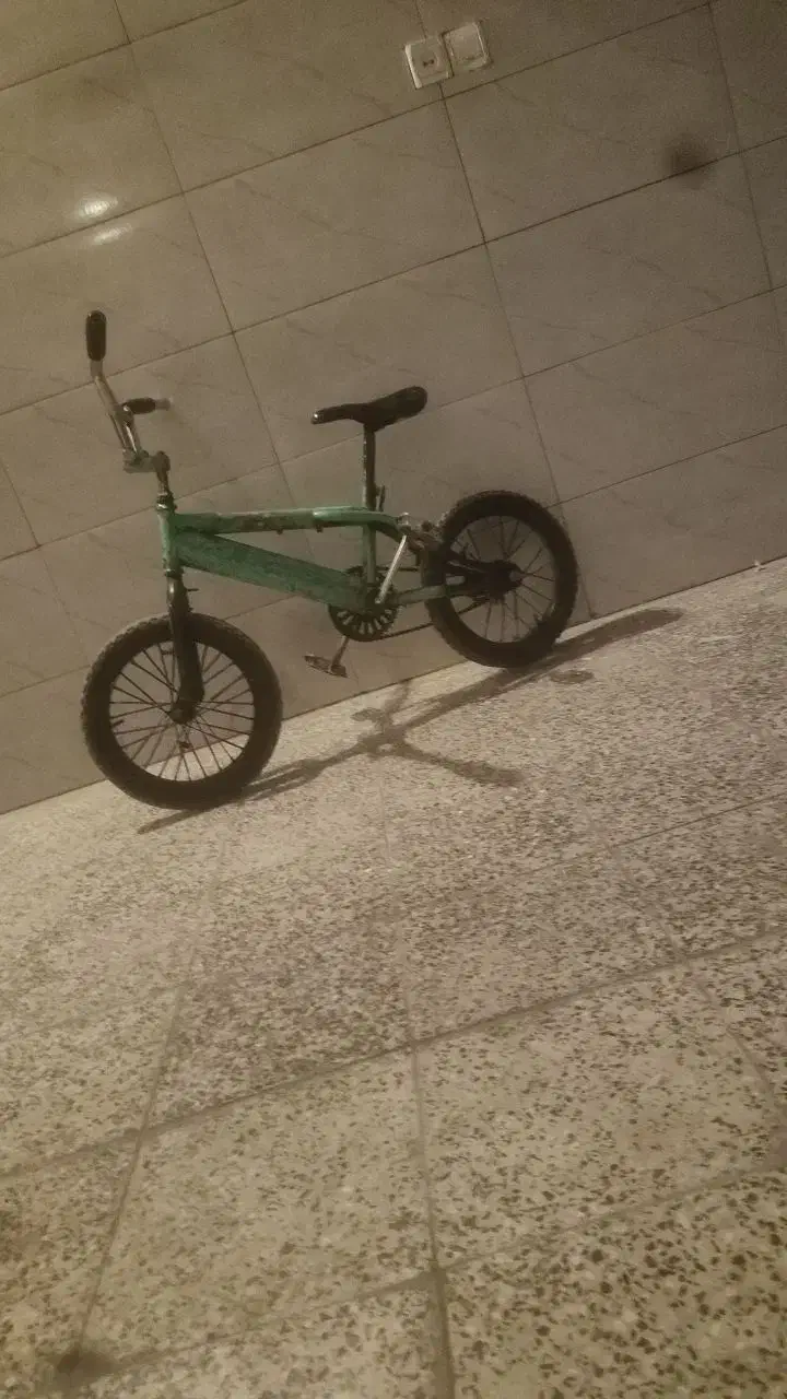 دوچرخه 16|دوچرخه، اسکیت، اسکوتر|بروجن, |دیوار