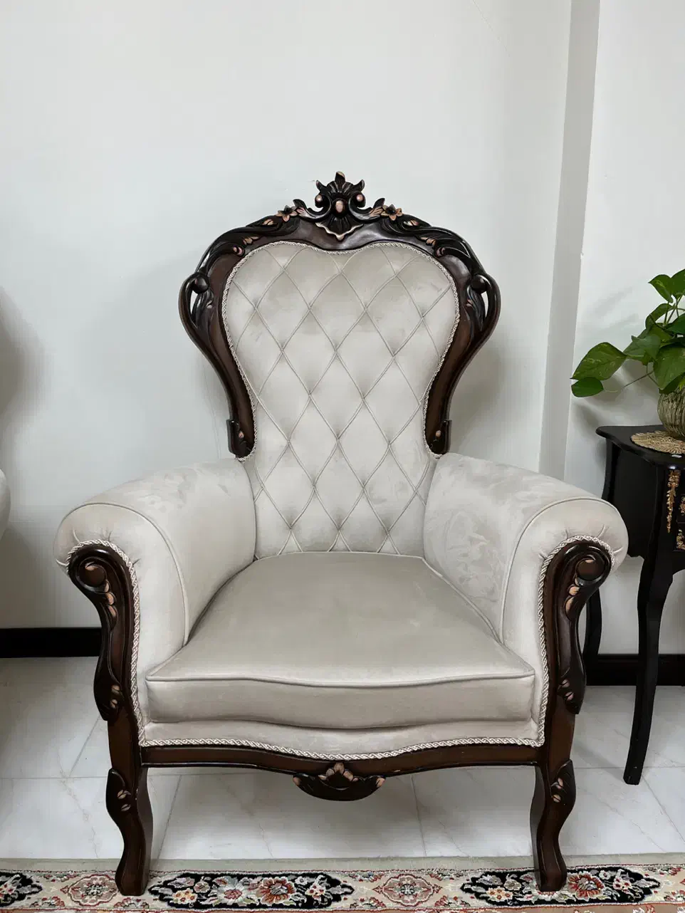 مبل سلطنتی ۹ نفره|مبلمان خانگی و میز عسلی|اصفهان, فرودگاه شهید بهشتی|دیوار