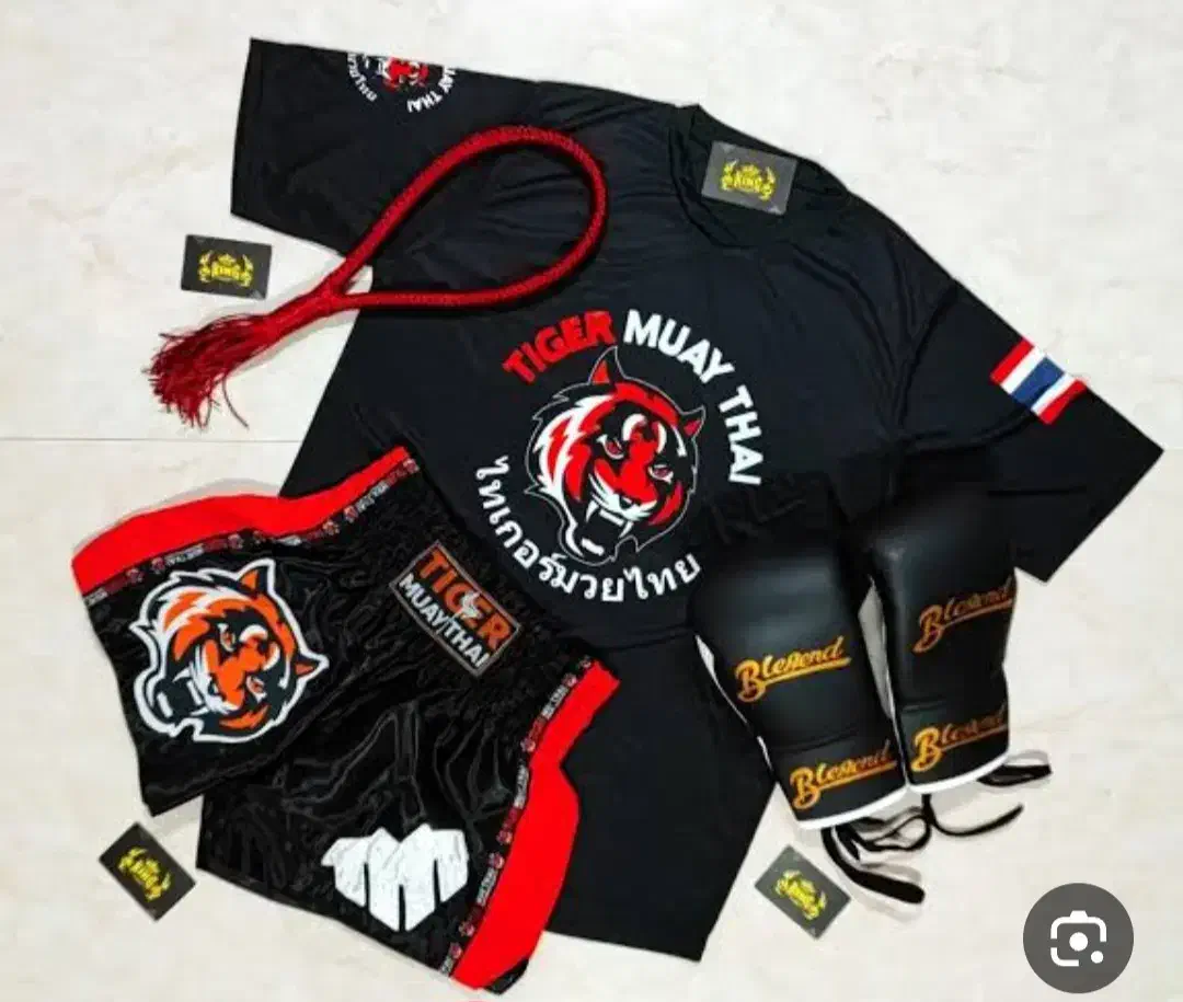 لباس موتای. نونو|لباس|برازجان, |دیوار