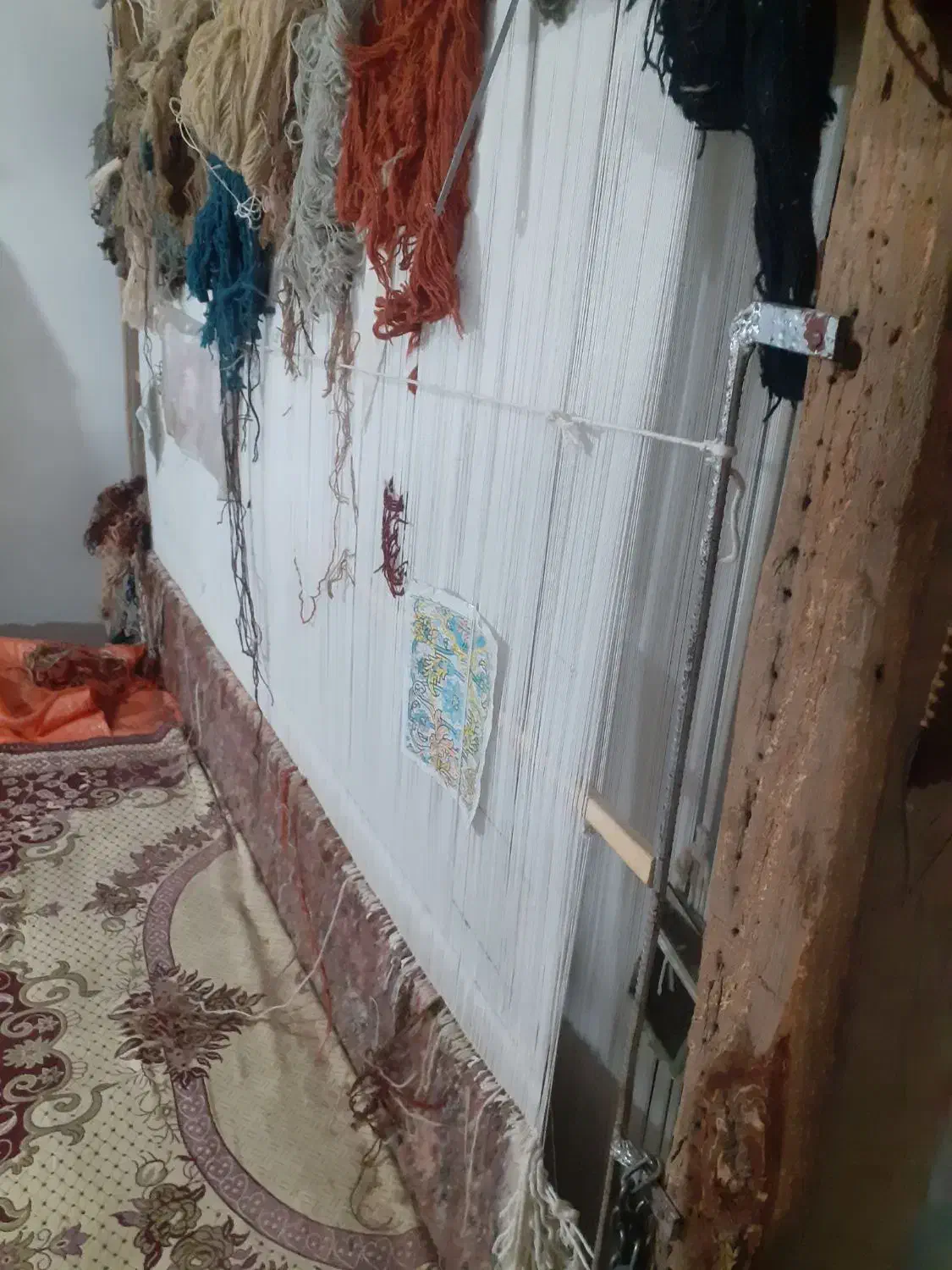 فرش نیمه کاره ۲در۳طرح ماهی رج۴۰باهمه لوازم|فرش|ارومیه, |دیوار