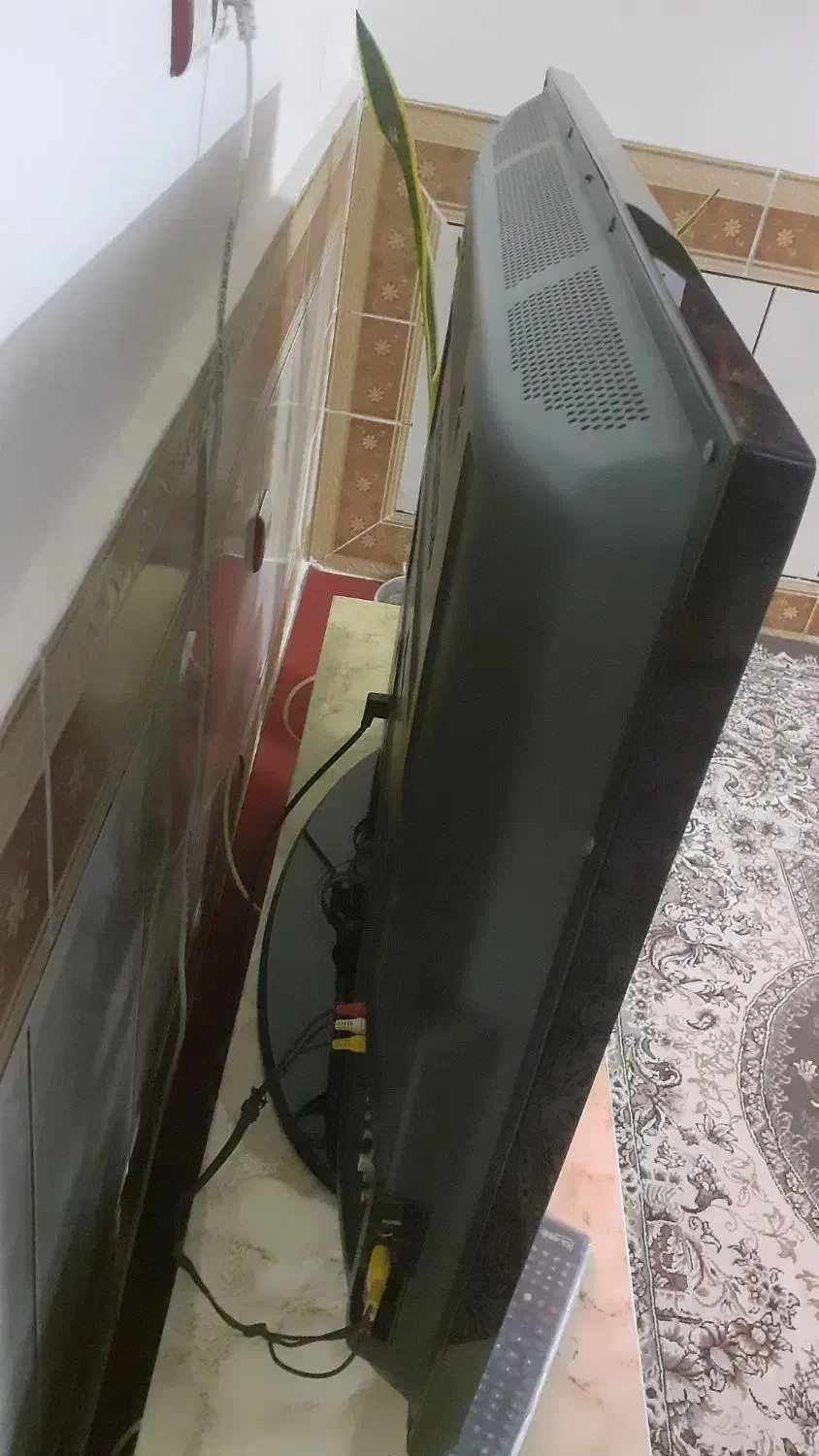 تلویزیون ال سی دی ۴۶ اینج|تلویزیون و پروژکتور|دورود, |دیوار