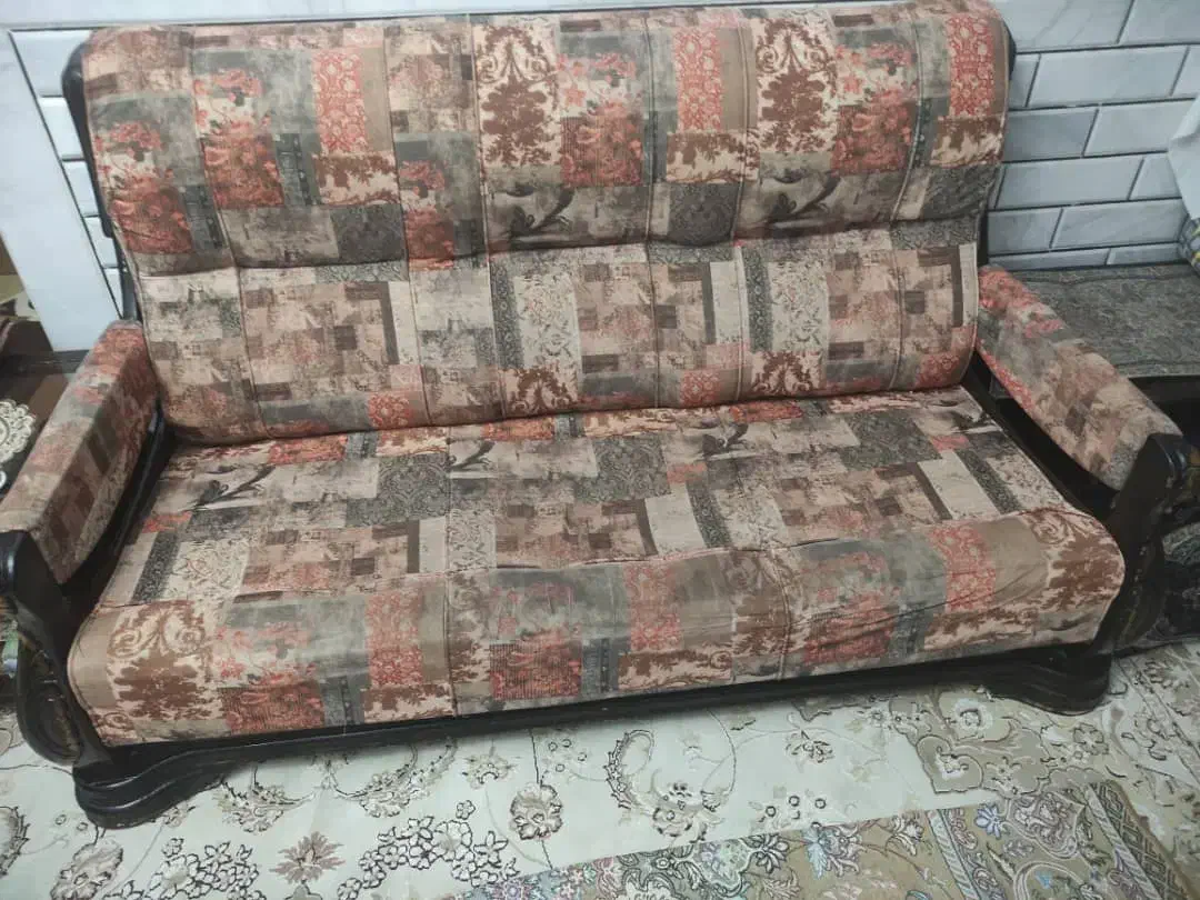 فروش ست مبل هفت نفره همراه با میز وسط وعسلی ست میز|مبلمان خانگی و میز عسلی|الیگودرز, |دیوار