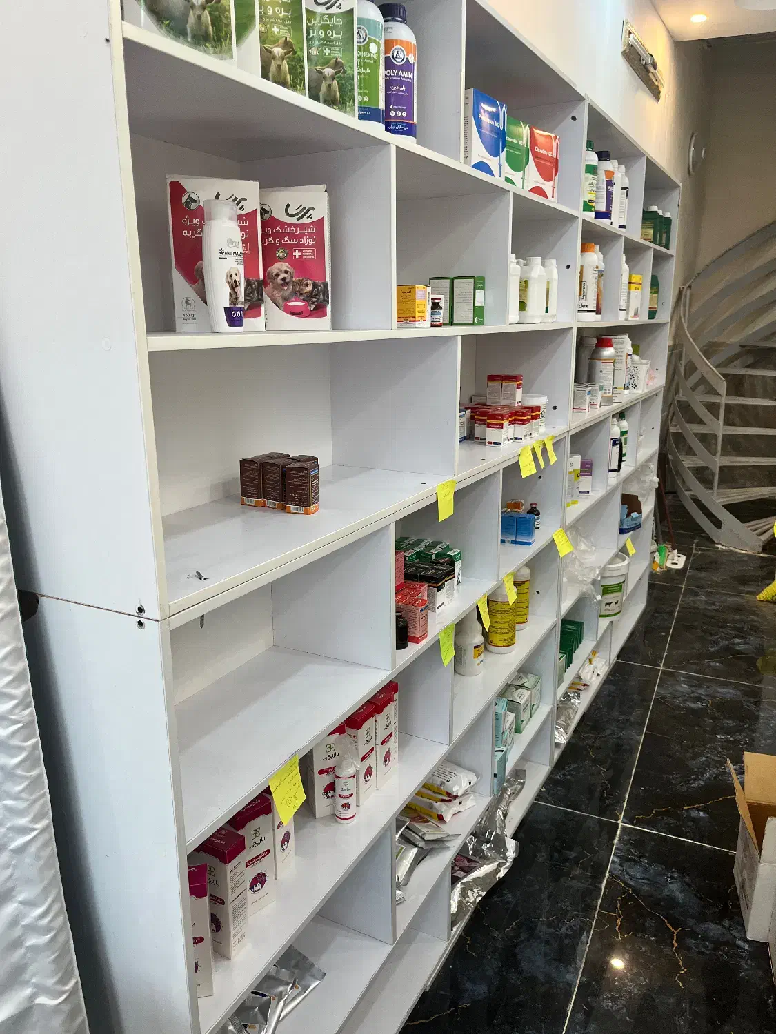 فروش سه قفسه چوبی همراه با پیشخوان|فروشگاه و مغازه|بابل, |دیوار