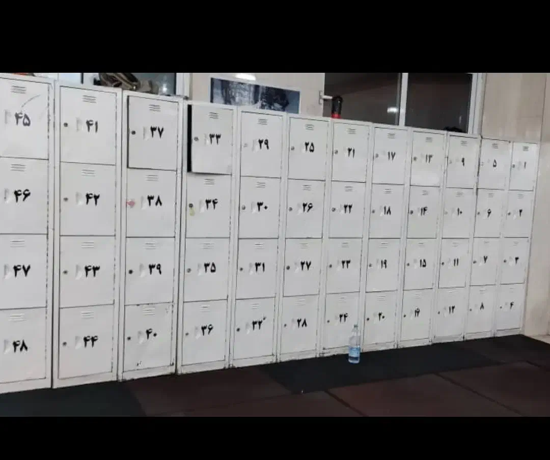 تعداد ۴۸عدد کمد باشگاهی ورق گالوانیزه سالم|جاکفشی، کمد، دراور|سمیرم, |دیوار