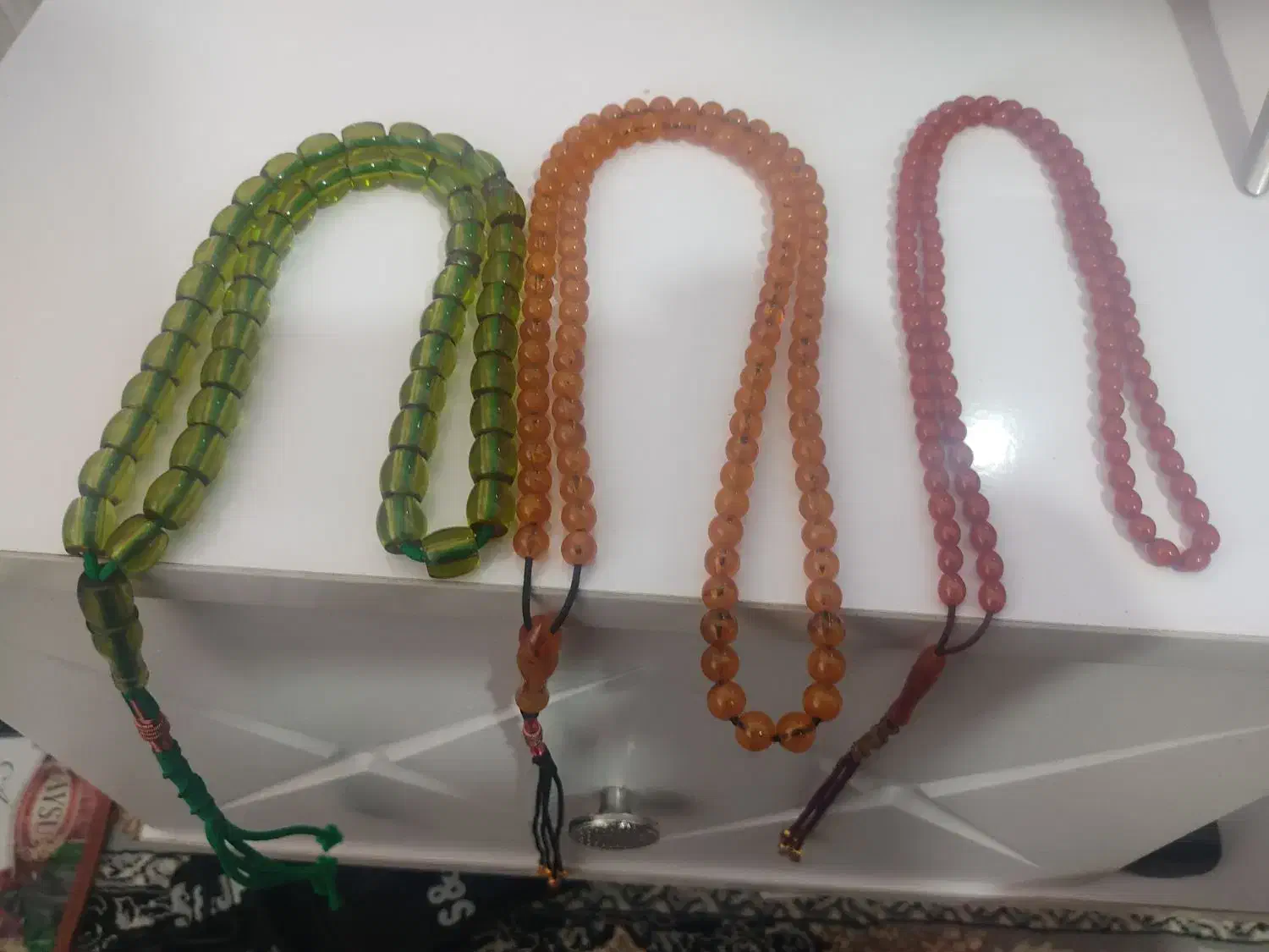 تسبیح کهربا گندمی رنگ گرفته کنه با سندلوس 51عددی|کلکسیون اشیاء عتیقه|سرپل ذهاب, |دیوار