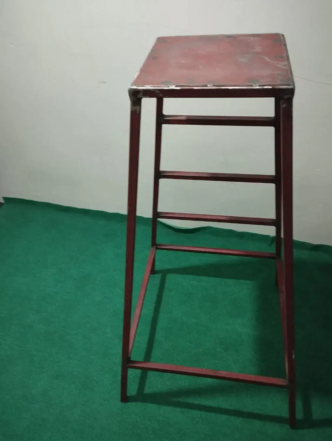 چهار پایه|صندلی و نیمکت|بروجرد, |دیوار