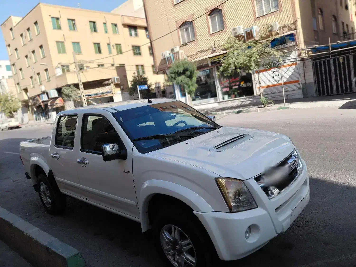 ایسوزو دی مکس|خودرو سواری و وانت|تهران, مشیریه|دیوار