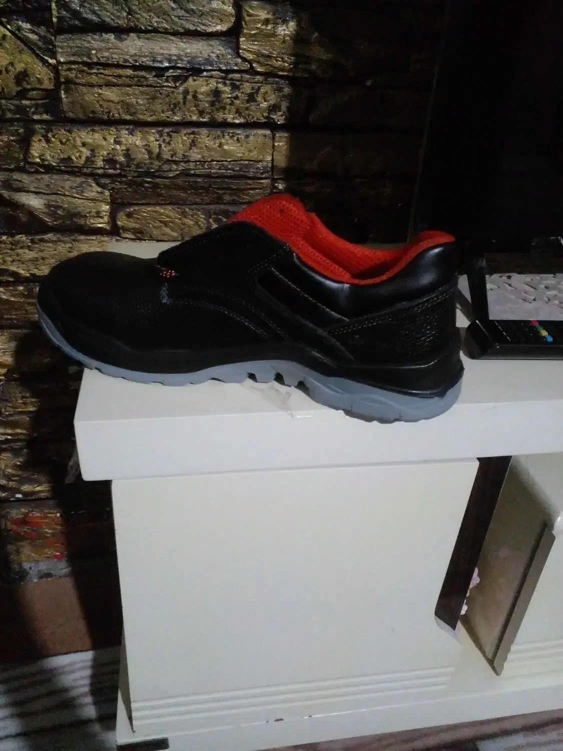 کفش ایمنی|کیف، کفش، کمربند|ارومیه, |دیوار