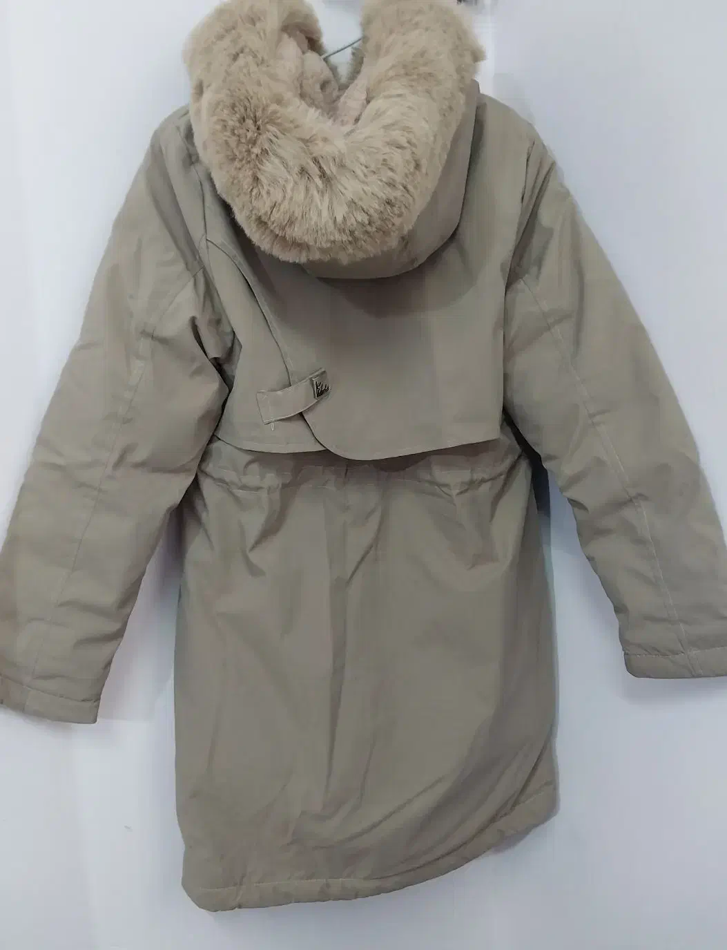 کاپشن|لباس|رشت, حمیدیان|دیوار