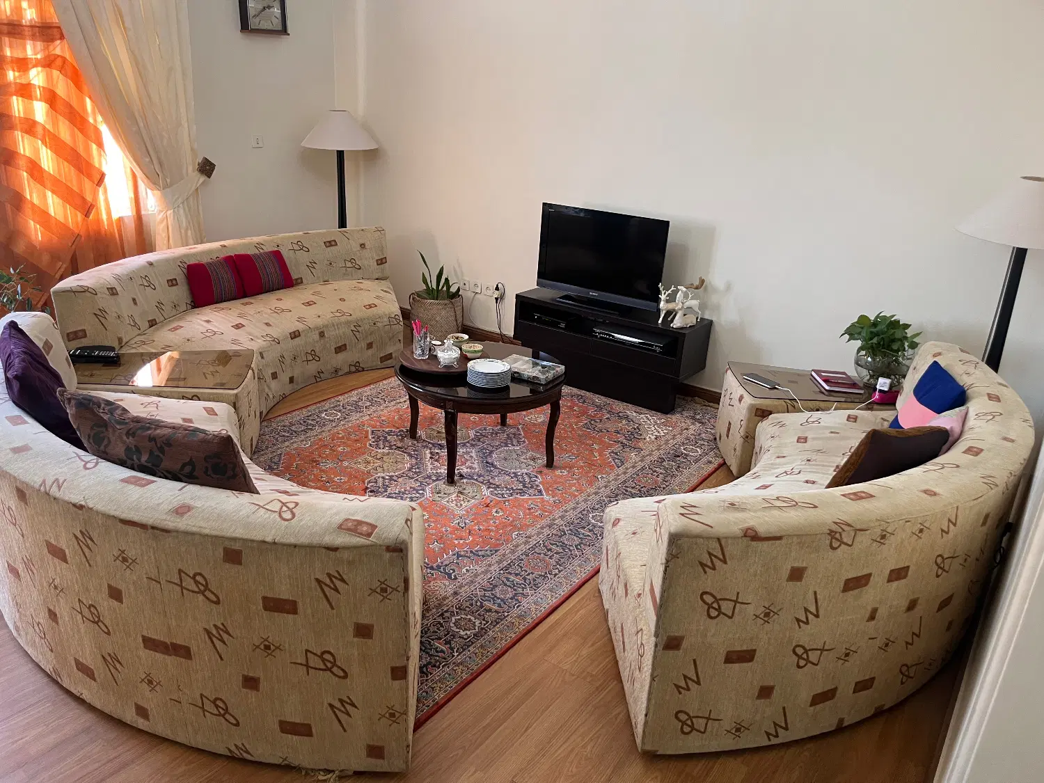 مبل ۹ نفره|مبلمان خانگی و میز عسلی|تهران, حصارک|دیوار