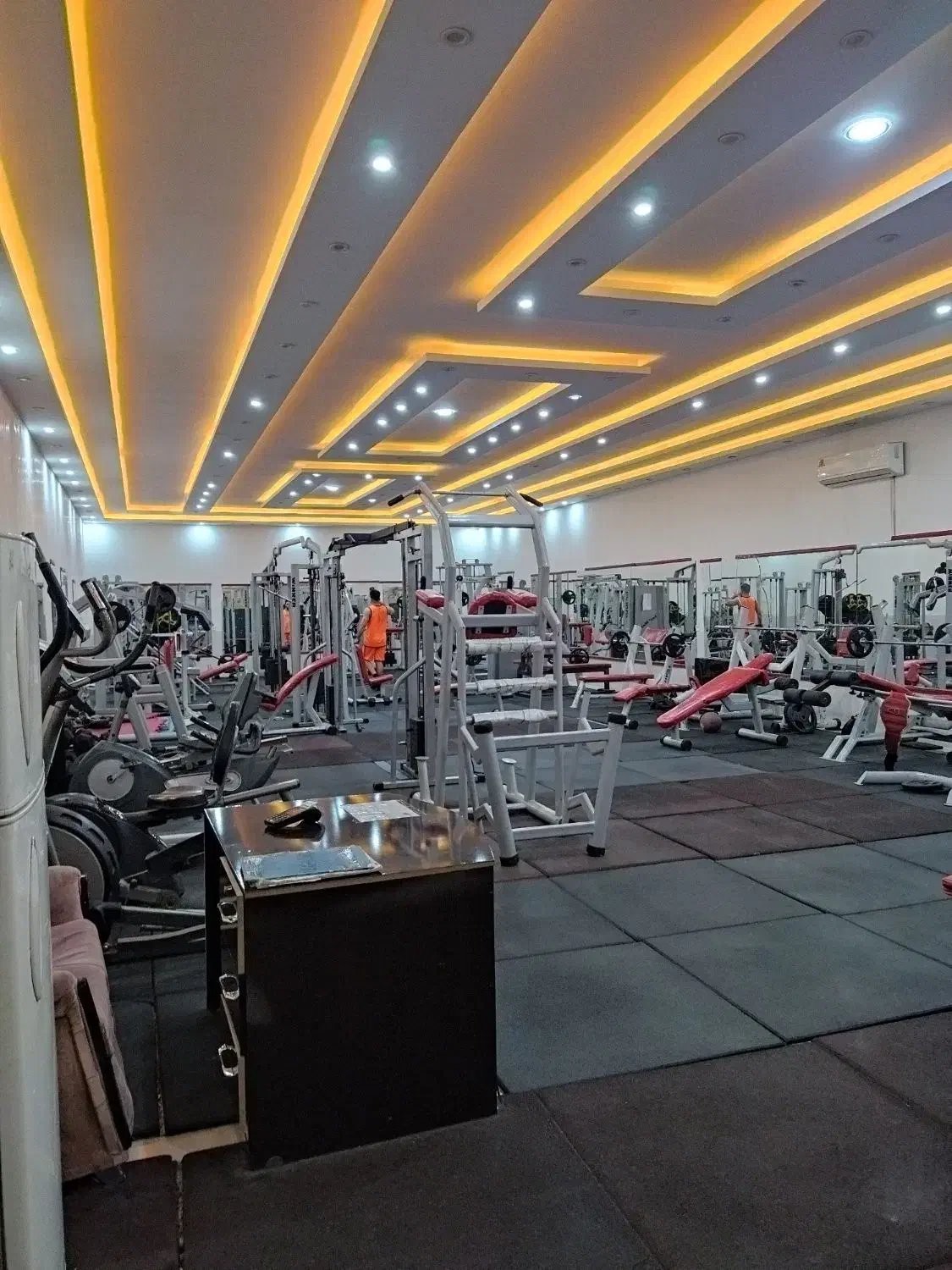 فروش 200متر مغازه تجاری|فروش مغازه و غرفه|ثلاث باباجانی, |دیوار