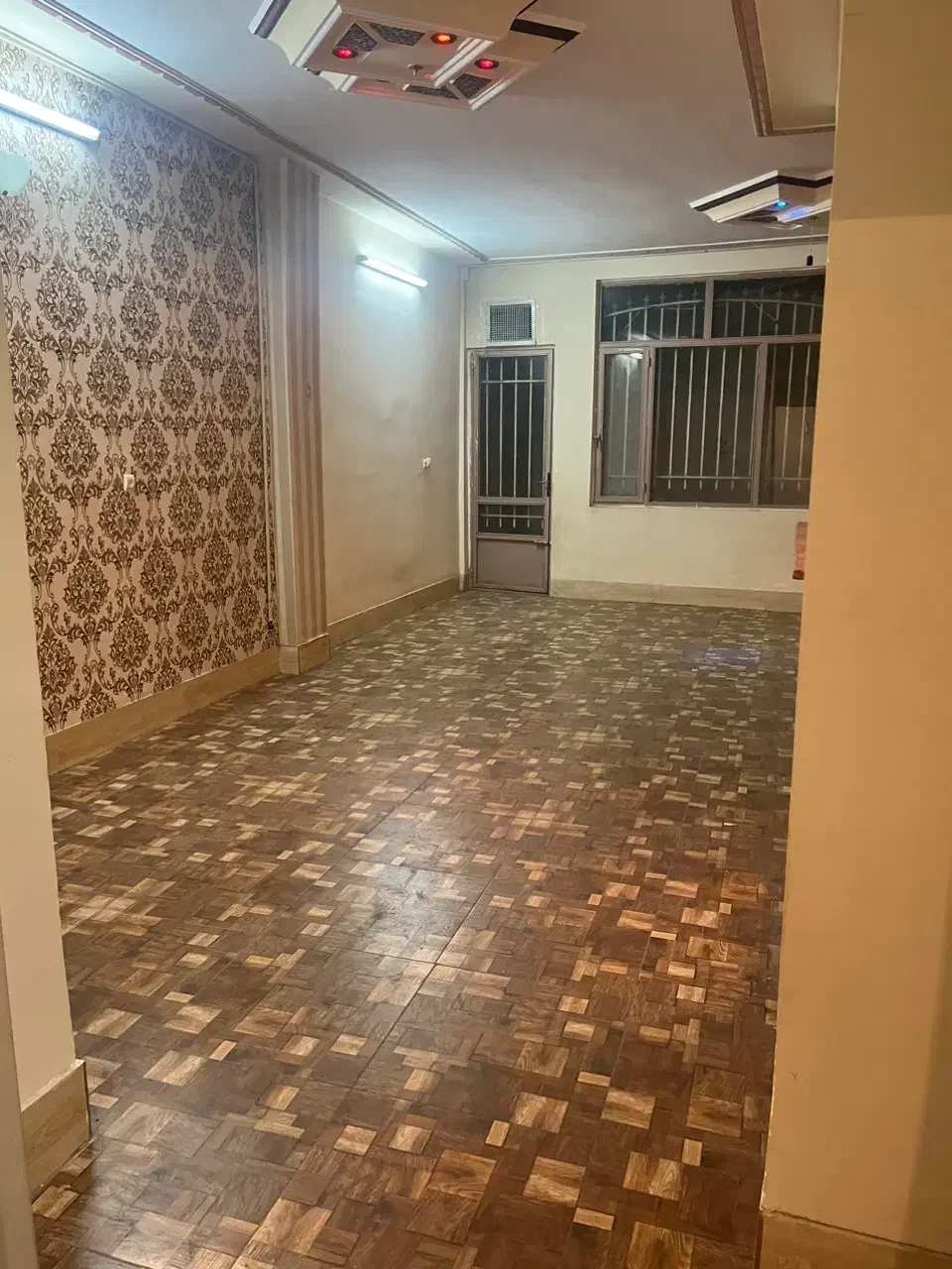 اجاره طبقه همکف خیابان رازی نبش چهارراه  علمدار|اجارهٔ آپارتمان|سبزوار, همت|دیوار