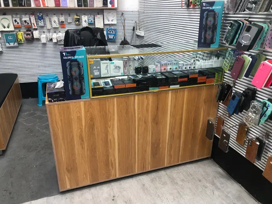 فروش میز و صندلی در حد نو|مبلمان اداری|قائم‌شهر, |دیوار