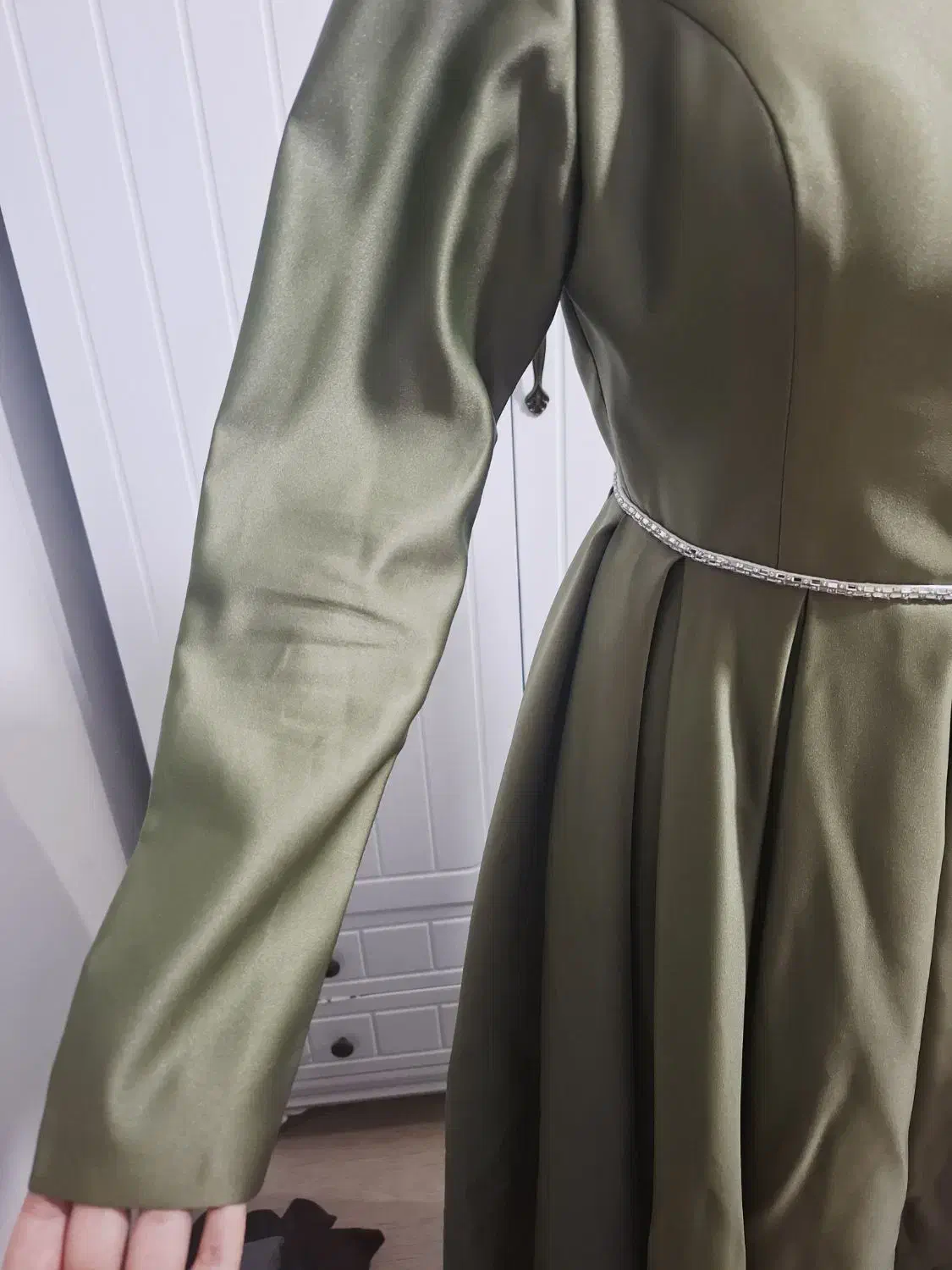 لباس مجلسی|لباس|قشم, |دیوار