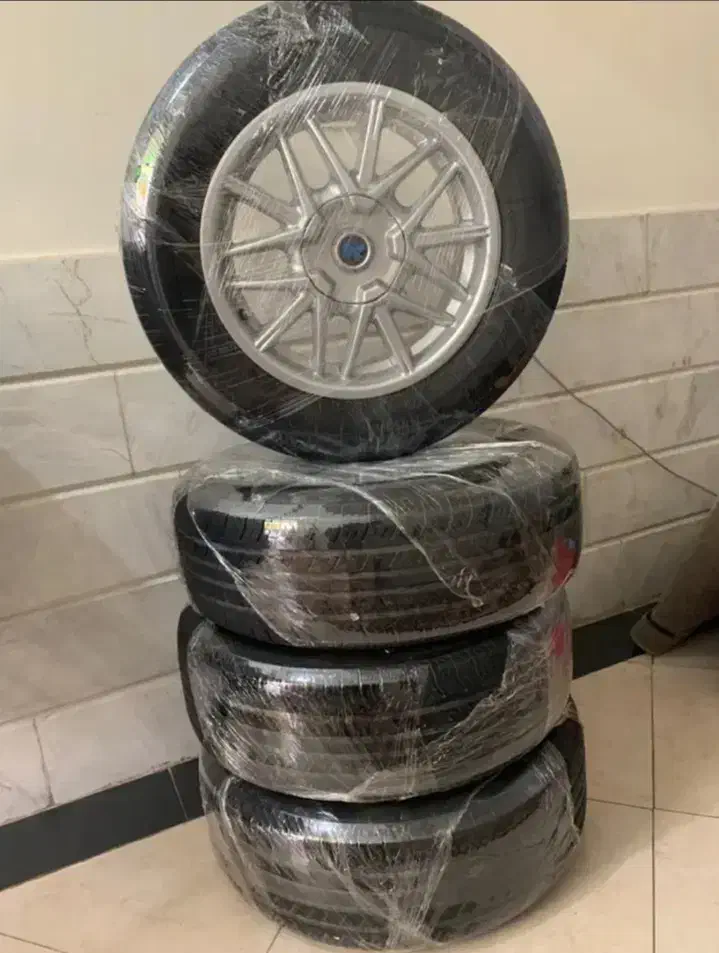 فروش رینگ خرچنگی ۱۵ با لاستیک هانکوک ۲۰روکار|قطعات یدکی و لوازم جانبی|همدان, |دیوار