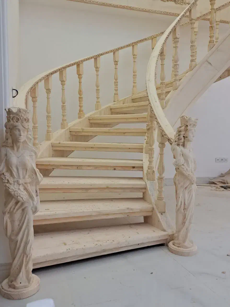 پله چوبی پله پیچ پله گرد پله دوبلکس|خدمات پیشه و مهارت|اصفهان, فجر|دیوار