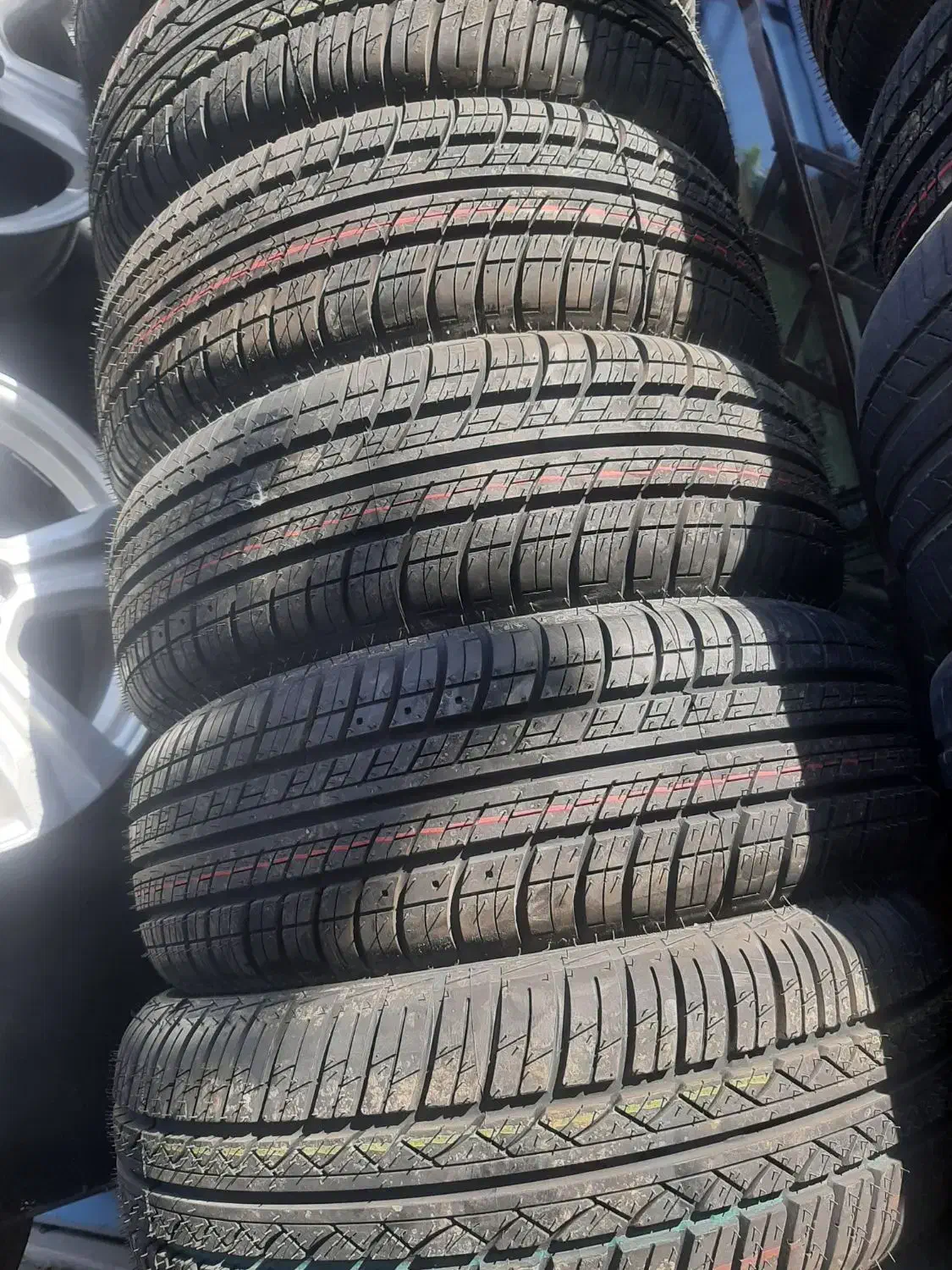 لاستیک پهن پراید بارز|قطعات یدکی و لوازم جانبی|صباشهر, |دیوار