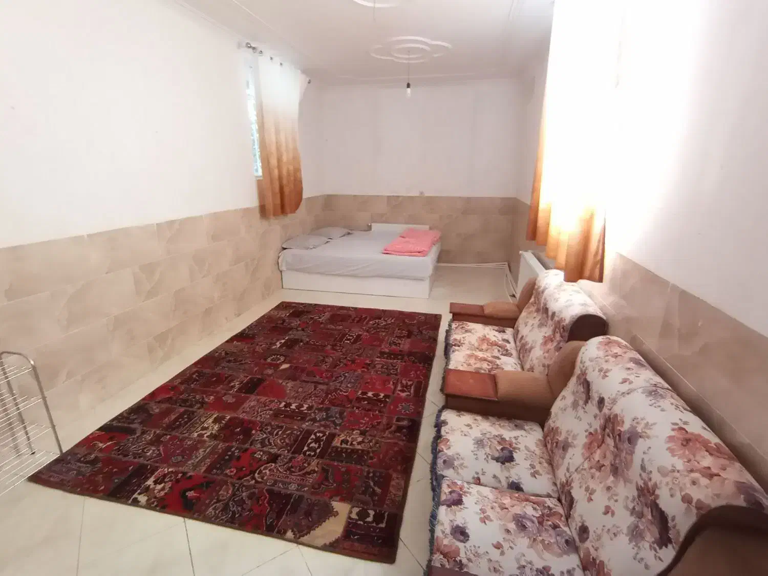 سوئیت شیک همراه با فضای باغ بزرگ|اجارهٔ کوتاه‌مدت آپارتمان و سوئیت|کرمان, |دیوار