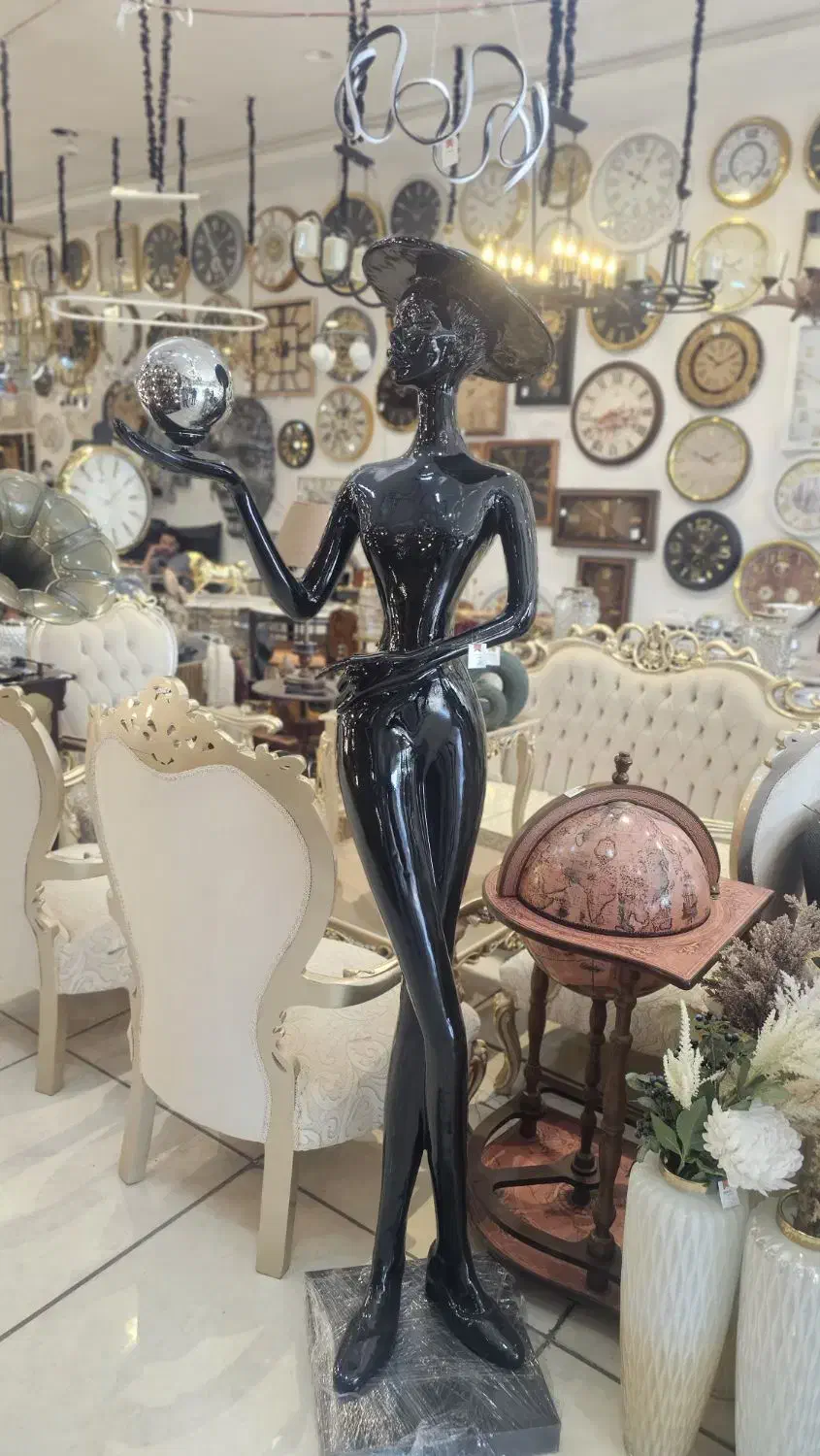 مجسمه کنار سالنی لیدی رنگ خودرو|مجسمه، تندیس، ماکت|مشهد, توس (بلوار توس)|دیوار