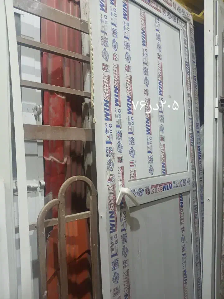 درب پنجره ایرانیت بلدیل تداشتن فضا|مصالح و تجهیزات ساختمان|مشهد, کشف|دیوار