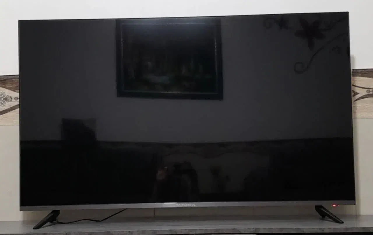 تلوزیون ۵۵ اینچ دوو با میز تلوزیون نونو|تلویزیون و پروژکتور|بیرجند, |دیوار