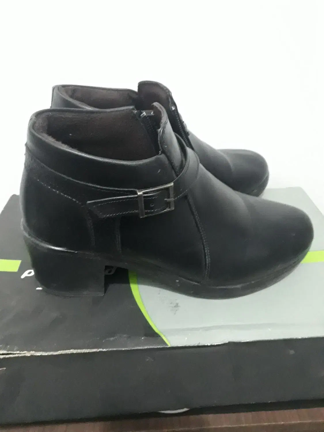 پوتین و تونیک|کیف، کفش، کمربند|مشهد, کوی سیدی|دیوار