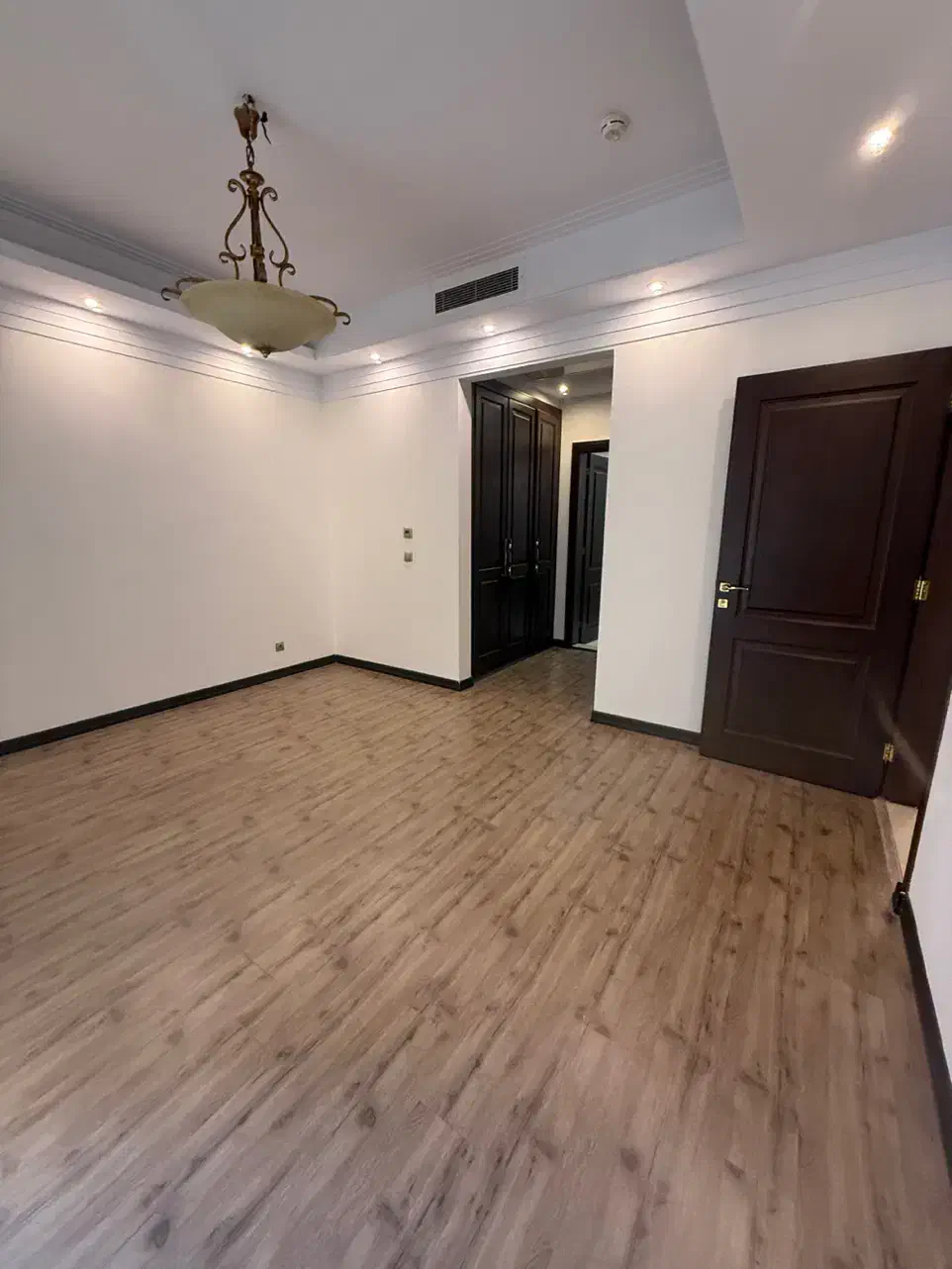 زعفرانیه ۲۳۰ متر آپارتمان لوکس