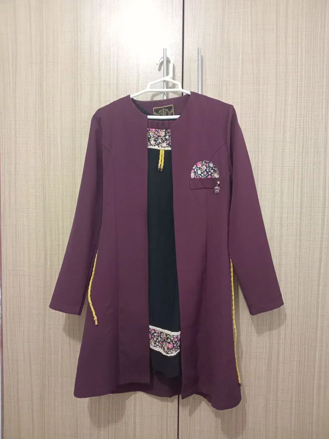 مانتو|لباس|قیدار, |دیوار