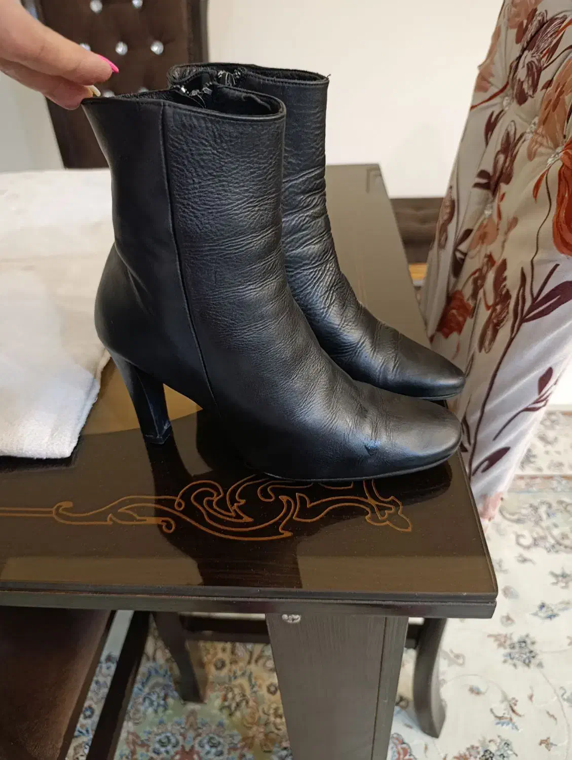 بوت و نیم بوت چرم اصل|کیف، کفش، کمربند|پرند, فاز ۳|دیوار