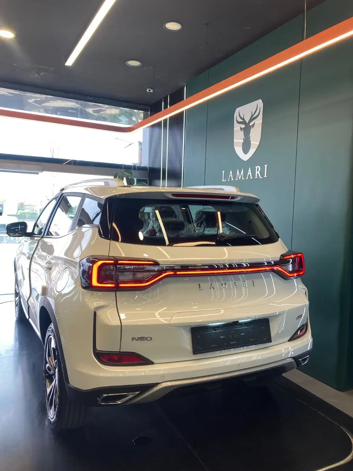 لاماری نئو|خودرو سواری و وانت|رشت, معلم|دیوار