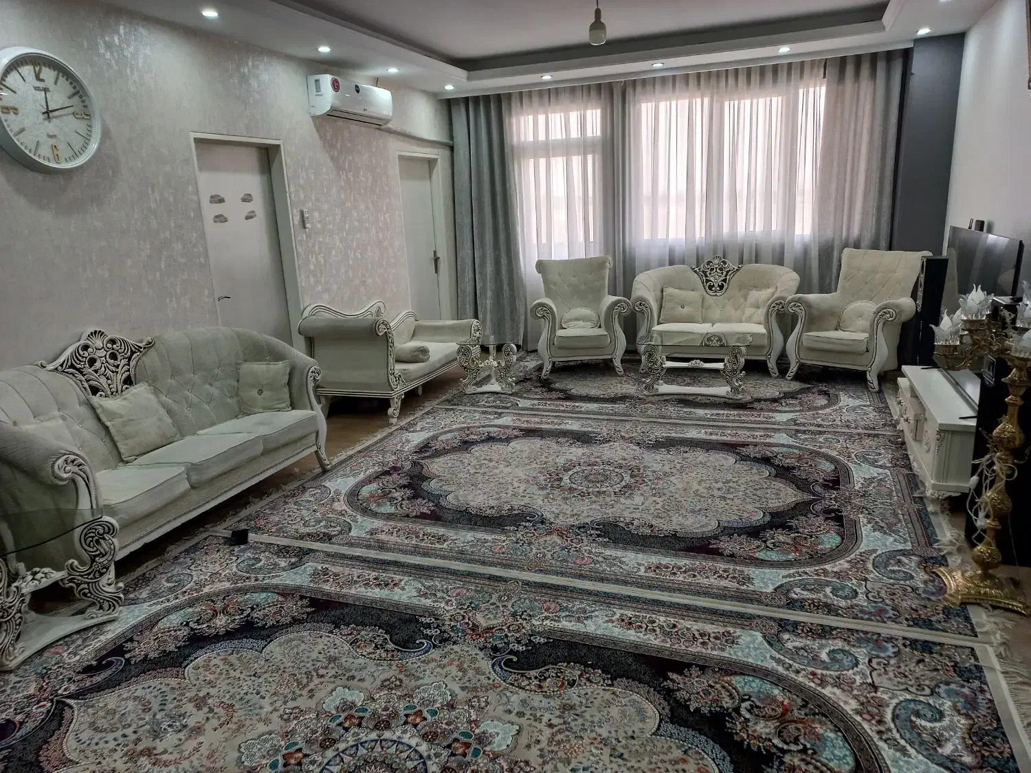 مبل نه نفره، میز و بوفه|مبلمان خانگی و میز عسلی|نسیمشهر, |دیوار