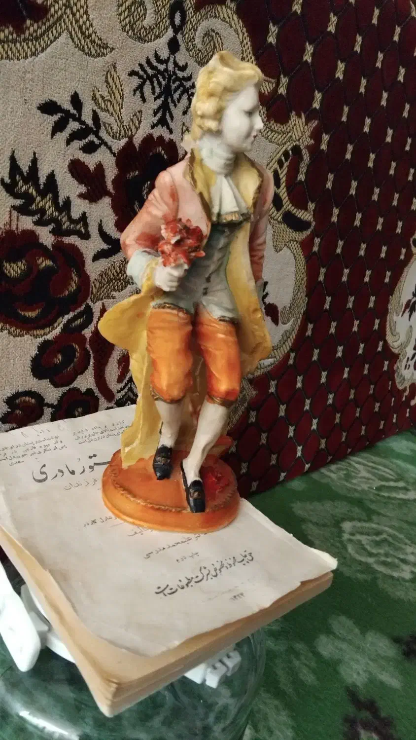 مجسمه انگلیسی|مجسمه، تندیس، ماکت|مراغه, |دیوار