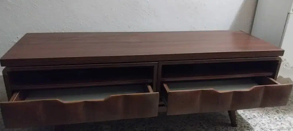 درحد نو  هستش بخاطر جابجایی خونه|میز تلویزیون|رشت, آب و برق|دیوار