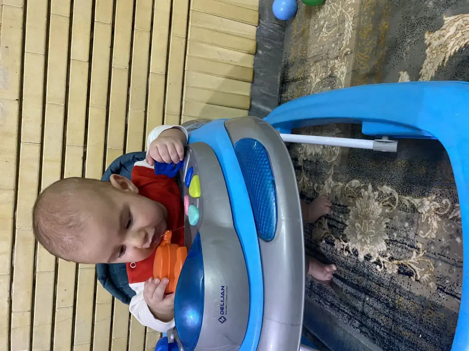 تخت گهواره ای و کالسکه و روروعک|تخت و صندلی بچه|سمنان, |دیوار