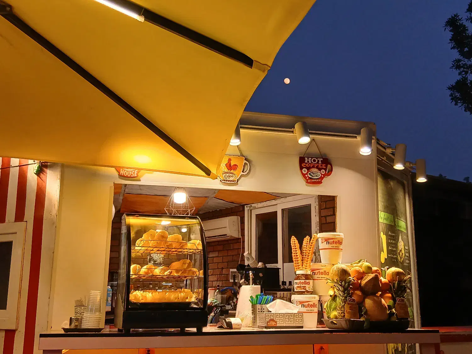 جهت همکاری در کافیشاپ|استخدام خدمات فروشگاه و رستوران|کیش, |دیوار