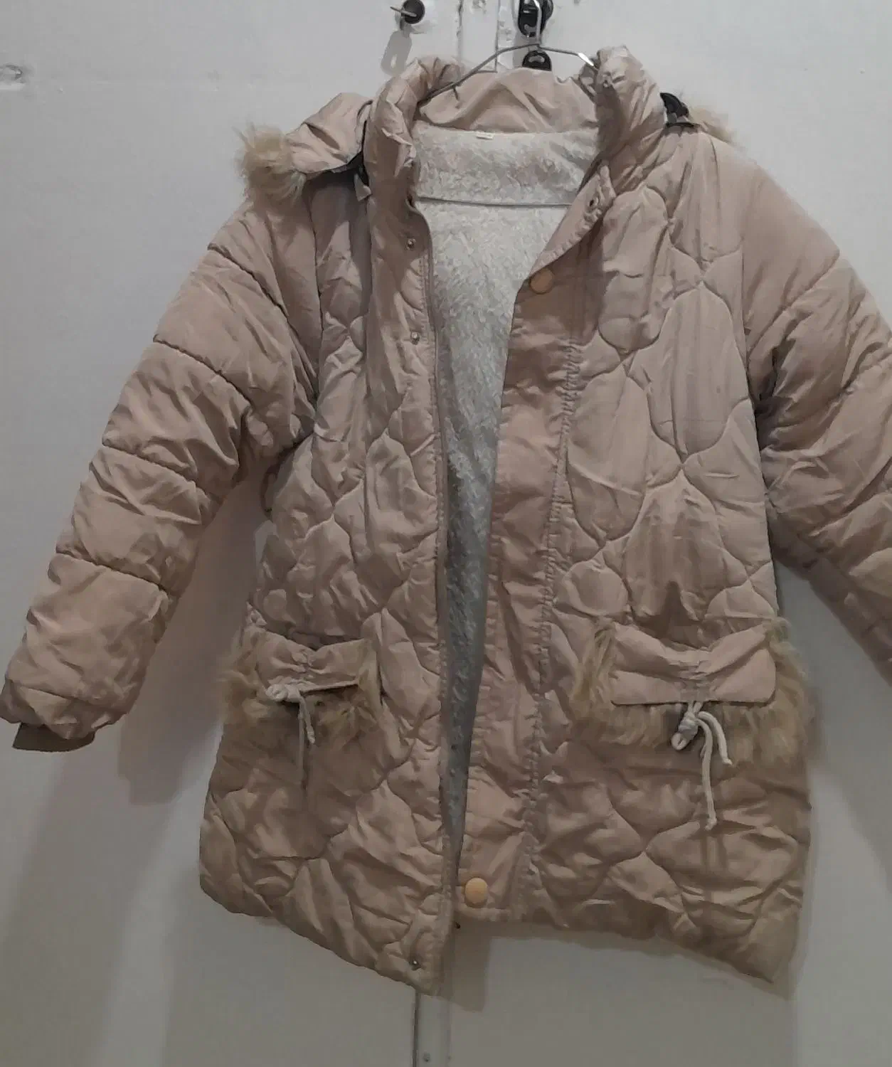 کاپشن|کفش و لباس بچه|اهواز, زیتون کارگری|دیوار