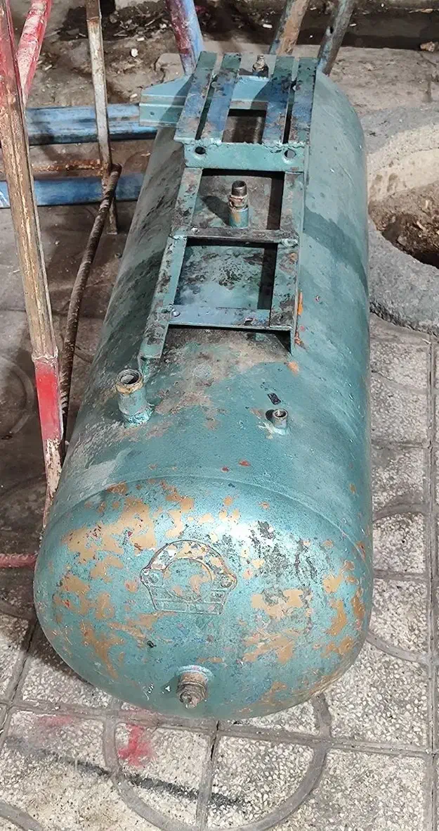 ۲ عدد مخزن کمپرسور باد ۱۵۰ الی ۲۰۰ لیتری|ماشینآلات صنعتی|شیراز, شهرک مطهری|دیوار