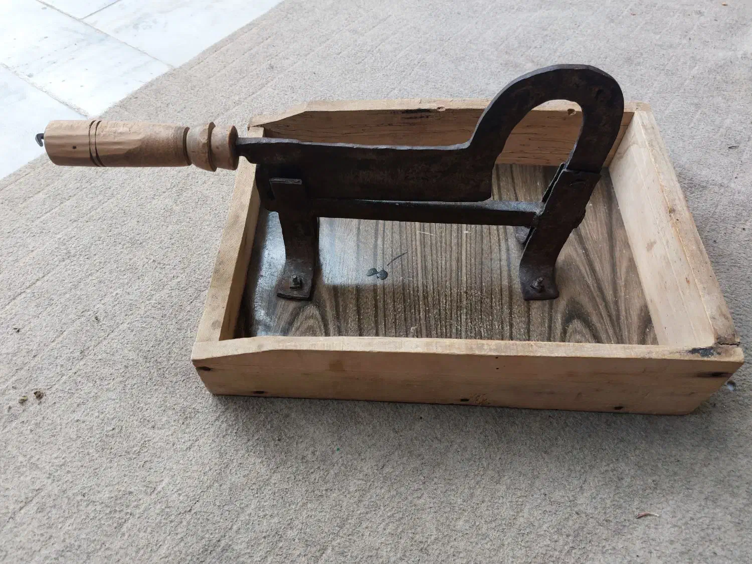 قندشکن|ظروف پختوپز|گنبد کاووس, |دیوار