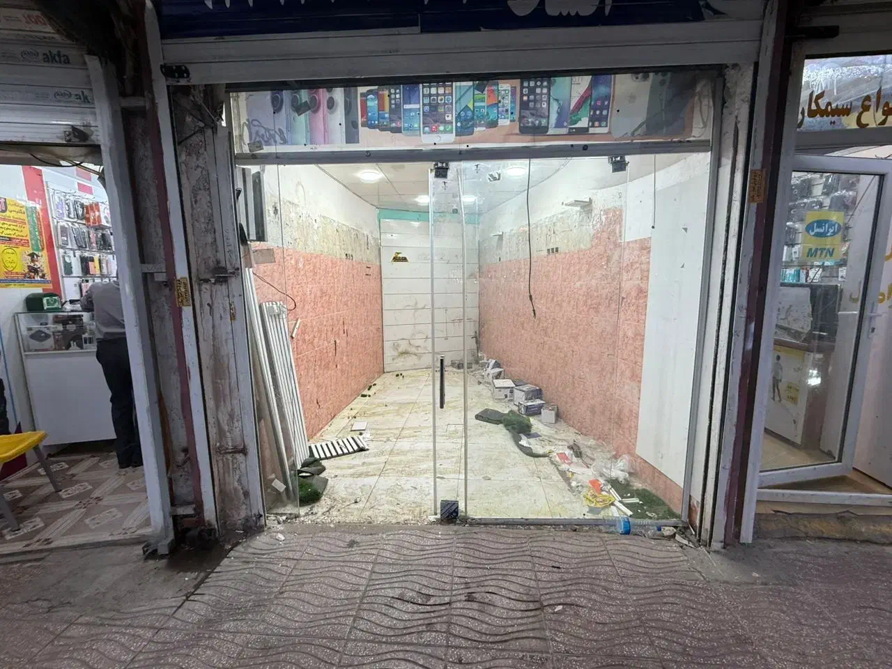 اجاره مغازه مرکز شهر چهارراه فرمانداری|اجارهٔ مغازه و غرفه|جیرفت, |دیوار